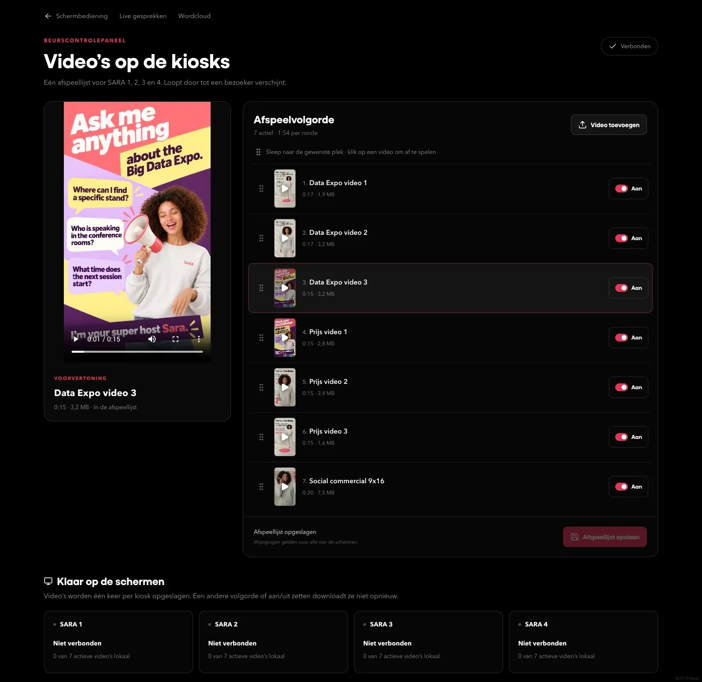 I am SARA-videobeheer met preview, afspeelvolgorde en schakelaars per clip.